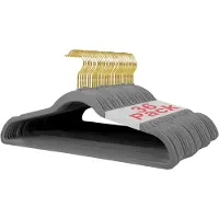 Famanu – Fluwelen kleerhangers met gouden haak, set van 36, stevig en ruimtebesparend