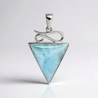 Cavill - Larimar Hanger 7,05 ct Trilliant Cabochon - 925 Sterling Zilver Gerhodineerd - Lichtblauw Zomer Sieraad - Elegante Zilveren Hanger