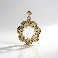 Cavill - 9K Geelgouden Hanger met 0,738 ct I2 Champagne Diamanten - Ronde Briljant - Luxe Tijdloze Dames Sieraad - 27x19 mm Bloemmotief