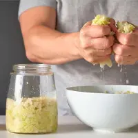 Famanu - Gistpot met luchtontluchting - 1,4 liter, 2 stuks - ideaal voor kefir, kimchi, zuurkool, zuurdeem, nachthaver - fermentatiepotten x 2 (groen)
