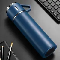 STILVORA Geïsoleerde Beker – 500 Ml – Dubbelwandig Geïsoleerd – Roestvrij Staal – Blauw – Voor Warme En Koude Dranken – Lekvrij Met Draaggreep
