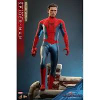 Hot toys Figuur MMS680 - Marvel Comics - Spider Man : No Way Home - Spider Man New Red And Blue Suit Deluxe Version