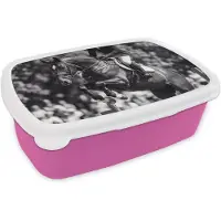 MuchoWow Broodtrommel Roze - Lunchbox Springen - Paard - Zwart - Wit - Brooddoos 18x12x6 cm - Brood lunch box - Broodtrommels voor kinderen en volwassenen