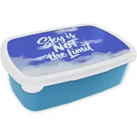 MuchoWow Broodtrommel Blauw - Lunchbox Sky is not the limit - Blauwe lucht - Wolken - Brooddoos 18x12x6 cm - Brood lunch box - Broodtrommels voor kinderen en volwassenen