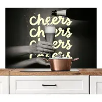 KitchenYeah Spatscherm keuken 120x80 cm - Kookplaat achterwand Cheers - Wijn - Zwart - Wit - Muurbeschermer - Spatwand fornuis - Hoogwaardig aluminium