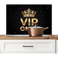 KitchenYeah Spatscherm keuken 90x60 cm - Kookplaat achterwand Kroon - Goud - VIP - Muurbeschermer - Spatwand fornuis - Hoogwaardig aluminium
