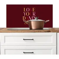 KitchenYeah Spatscherm keuken 90x45 cm - Kookplaat achterwand Love your damn self - Kleurrijk - Bordeaux - Muurbeschermer - Spatwand fornuis - Hoogwaardig aluminium