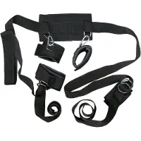 Bad Kitty – Complete Bondage Harnas Set met Pols en Enkel Boeien Gekoppeld met Halsband – Zwart