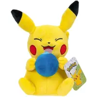 Pokémon Pluche Pikachu met Oran Berry Accessoire 20 cm