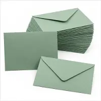 Snq 50 enveloppen 13.5 x 18.5 cm groen voor uitnodiging bruiloft en feest formaat B6 met gegomde puntige klep dik premium papier voor verjaardags- en doopwenskaarten