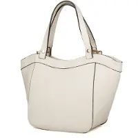 Giulia Schoudertas Lichtbeige