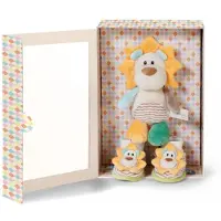Nici stoffen leeuw met babyslofjes in kado doos