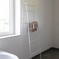 Atmooz Alessia Handdoekenrek - Staand Handdoekenrek - Metaal - 50 x 167 cm - Luxe Badkamerrek Leunend - Modern Handdoekrek voor Badkamer - Wit