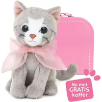 Studio Pets knuffel kat Bella 16 cm roze met paspoort en koffer.