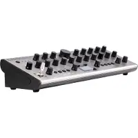 Modal Electronics Carbon8M synthesizer
