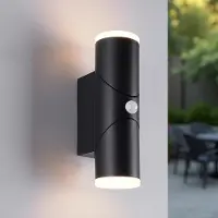 LumenXL Verstelbare ronde buitenwandlamp Tess met sensor - zwart