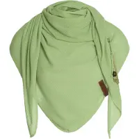 Knit Factory Lola Gebreide Omslagdoek - Driehoek Sjaal Dames - Katoenen sjaal - Luchtige Sjaal voor de lente, zomer en herfst - Spring Green - Licht Groen - 190x85 cm - Inclusief sierspeld