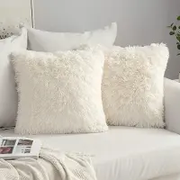 Famanu – Set van 2 kussenslopen uit imitatiebont, pluizige en zachte decoratieve kussenhoezen, 50 x 50 cm, crème wit, perfect voor woonkamer en slaapkamer