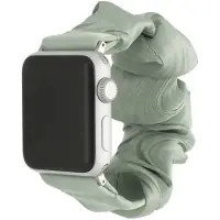 123Watches bandje Savara - scrunchie - nylon - lichtgroen - 38 · 40 · 41 & 42 mm · M/L - Geschikt voor Apple Watch series 1/2/3/4/5/6/7/8/9/10/11/12/SE/SE2/SE3