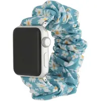 123Watches bandje Bloomsy - scrunchie - nylon - bloemen blauw - 44 · 45 · 46 & 49 mm · M/L - Geschikt voor Apple Watch series 1/2/3/4/5/6/7/8/9/10/11/12/SE/SE2/SE3/Ultra/Ultra 2/Ultra 3/Ultra 4