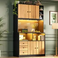 OKWISH Natuurlijke hoge kast met stopcontact en LED-verlichting, multifunctionele keukenkast met lades en wijnrek, geschikt voor keuken en eetkamer