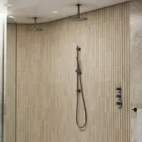 Saniclear Uni dubbele douche gun metal PVD met plafondarm, glijstang en staafhanddouche