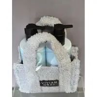 Vivian Gray fluffy geschenkset voor beiden - kerst geschenk - leuk kado - verjaardag - moeder dag - vader dag - handzeep - douche gel - huidverzorging - vriendin - amber - muskus - cederhout - vanille