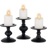 Unyqoos Elegante Set van Drie Zwarte Metalen Kandelaars voor Stompkaarsen in Retro Stijl