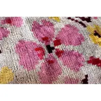 Rozenkelim Ikat velvet kussen geel 60cm x 40cm. Velours fluweel zacht sierkussen inclusief vulling.