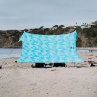 Famanu – Strandtent met een hoogte van 2,5 m en afmetingen van 3,3 m x 3,3 m, versterkte hoeken en koelvak met tropische bloemen