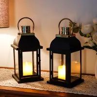 Famanu – Set van 2 decoratieve kaarsenlantaarns van 25 cm hoog in zwart, hangende kandelaar voor binnen en buiten, vintage stijl