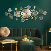 Famanu – Grote wandklok in goudkleurig metaal, 95 x 36 cm, geruisloze wandklok, moderne ginkgo biloba-decoratie