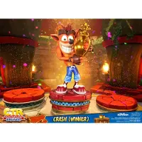 First 4 figures Crash Bandicoot: Crash Team Racing Nitro Fueled - Crash Winner Statue