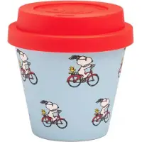 Quy Cup - 90ml Ecologische Reis Beker - Espressobeker "Peanuts Snoopy 15 BICI (Fietsen)” met Rode Siliconen deksel 7x7x7cm