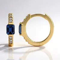 Cavill - 375 Geelgouden Oorbellen - Blauwe Ceylon Saffier 0,475 ct & Zirkonia's - Elegante Achthoekige Sieraden - Luxe Saffier Oorbellen Dames