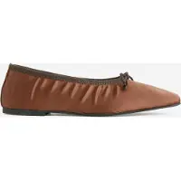 ARKET Zahira Satin Ballerina Brown Size: 39 | Ballerina Shoes Outlet | Dames | Bruin