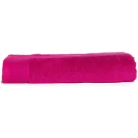 The One Towelling Classic Badlaken - 70 x 140 cm - Hotelkwaliteit - 100% Zacht katoen - Magenta