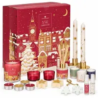 Spies Online Adventskalender met kaarsen – 24 verrassingen – Geurkaarsen en kerstdecoratie – Rood en goud – Cadeau voor volwassenen