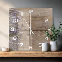 Tulup Wandklok - Lavendel op hout Decoratieve Glazen Klok - 60x60 cm - Bruin Glazen Wandklok Design - Witte handen - Vierkante Klok - Glazen Klok Met Print - Wandklok Glas Met Motief
