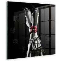 Tulup Wandklok - Roos en voeten Decoratieve Glazen Klok - 30x30 cm - Rood Glazen Wandklok Design - Zwarte handen - Vierkante Klok - Glazen Klok Met Print - Wandklok Glas Met Motief