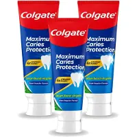 Colgate 3 x - Carries Protection - Met Calcium - Tandpasta - 75ml - Voordeelverpakking - 3 stuks
