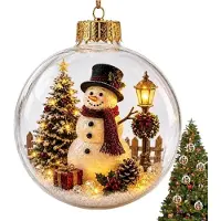 LONGZIMING Verlichte Kerstbal - Mini Winterlandschap - Kerstdecoratie met Verlichting - Transparante Kerstbal - 8 cm - ABS Kunststof - Hangende Kerstdecoratie voor Raam, Vensterbank, Balkon en Woonkamer - 1 Stuk