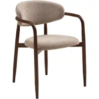 Hioshop Riva eetkamerstoel met armleuningen, walnootdecor, stof in zandkleur.