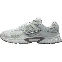 Nike v5 rnr in de kleur grijs.