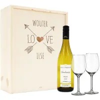 Yoursurprise Wijnpakket met glas - Maison de la Surprise Chardonnay (Gegraveerde deksel)