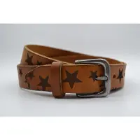 Scotts Bluf Cognac stoere kinderriem met sterprint. Italiaans volnerf leer voor zowel meisjes als jongens. taillemaat 75cm totale lengte 85cm. Merk Scotts Bluf